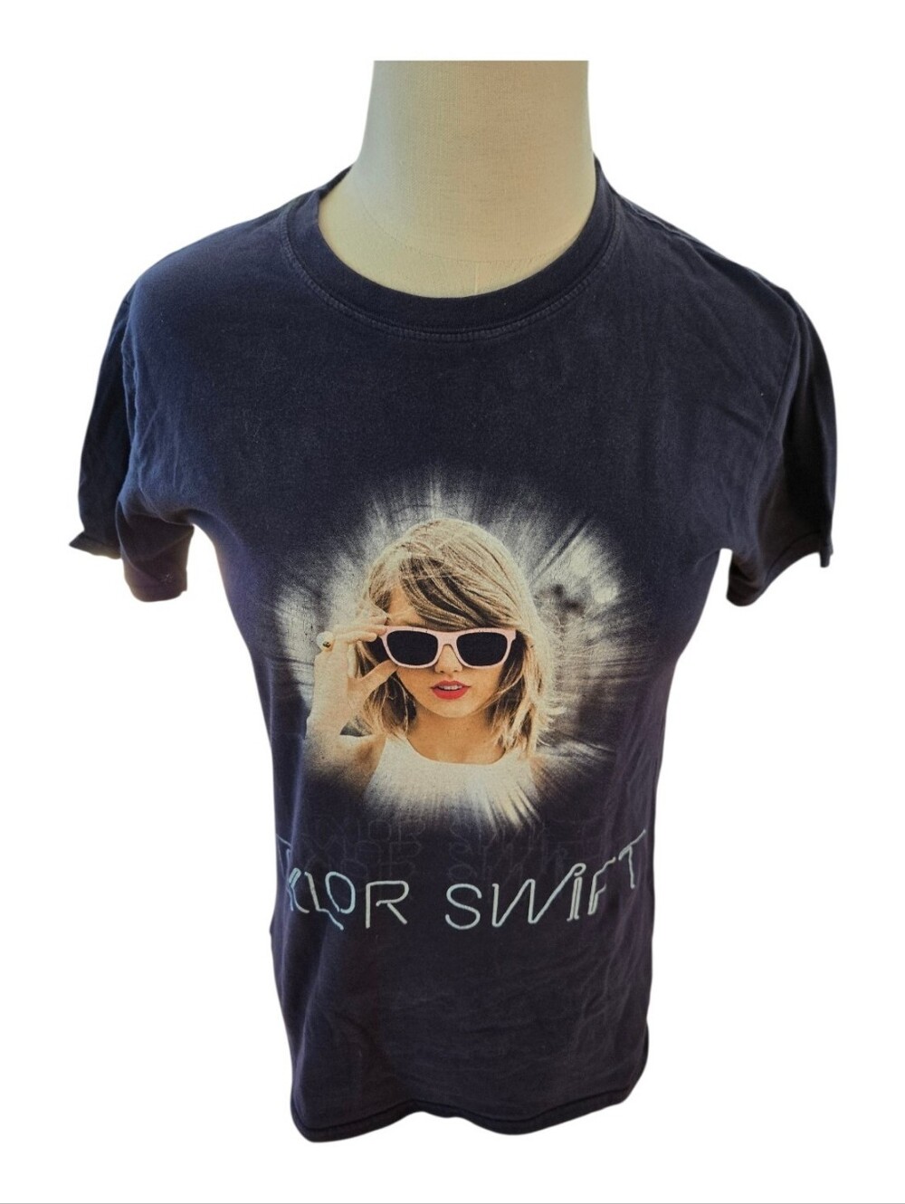 Taylor Swift 1989 Concert Tee Size Small